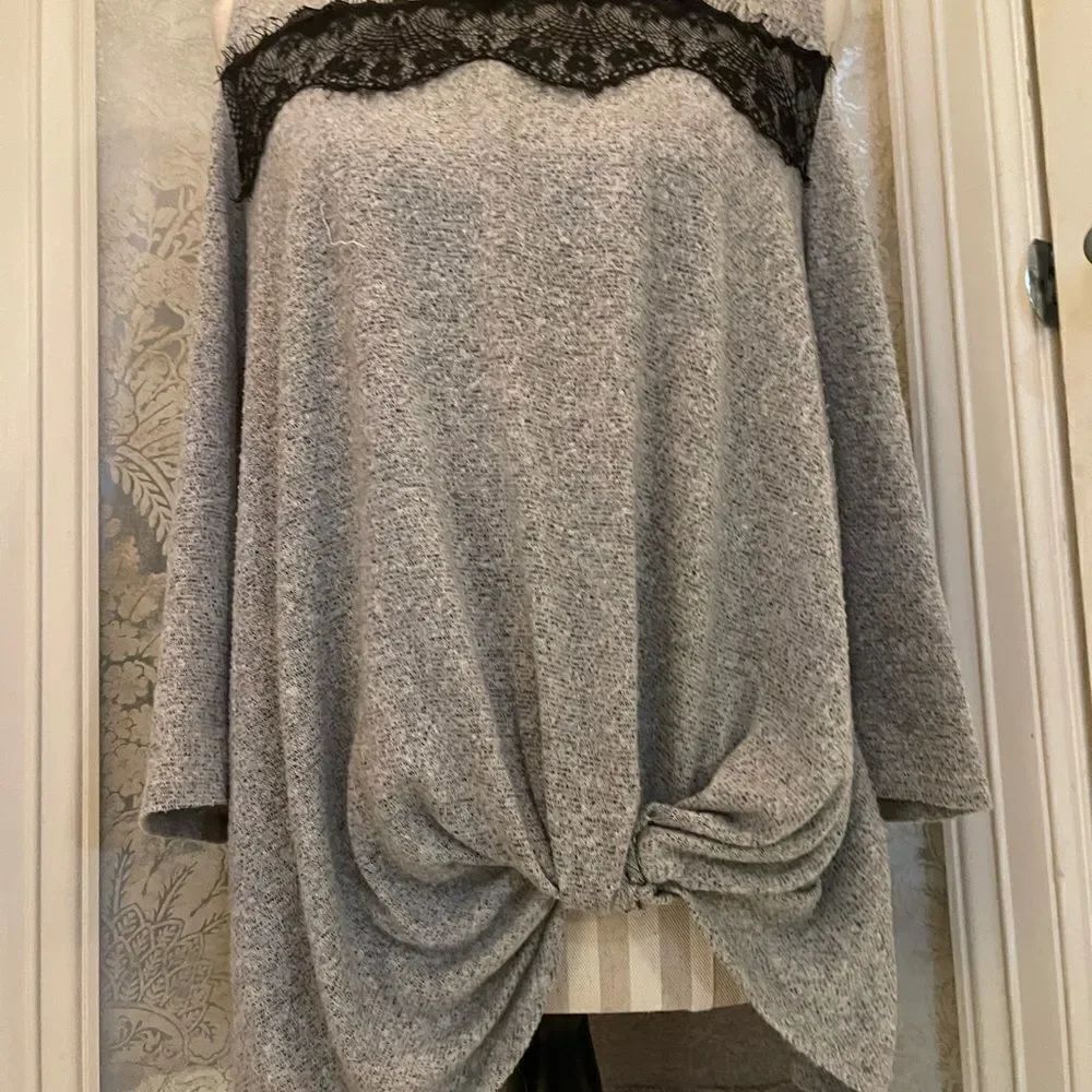 AWESOME KNIT Cold Shoulder Top! - Picture 11 of 16